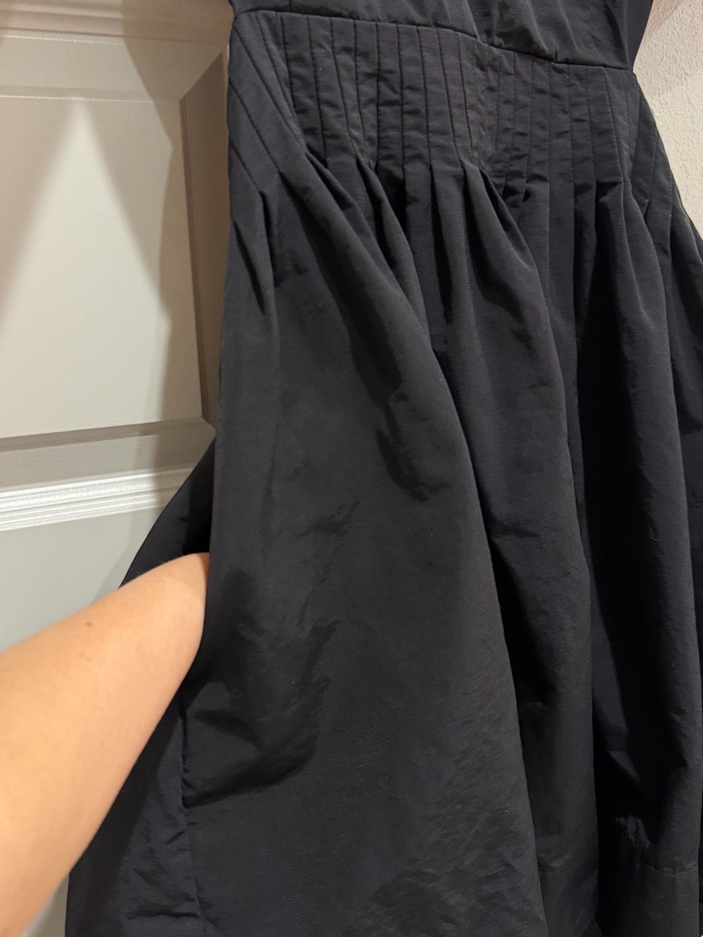 Banana Republic Black Puff-Sleeve V-Neck Mini Dress 14 EUC LBD - Picture 7 of 12